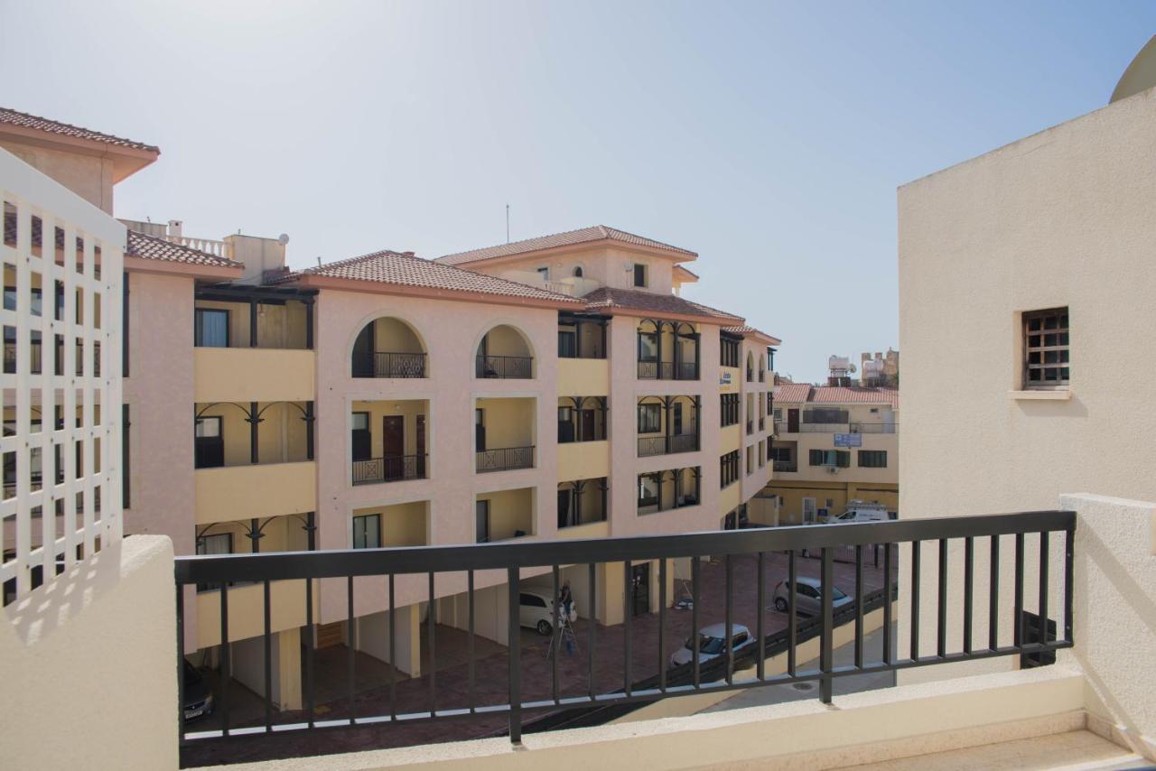 One Bedroom Apartment In Paphos In Good Location Exterior photo